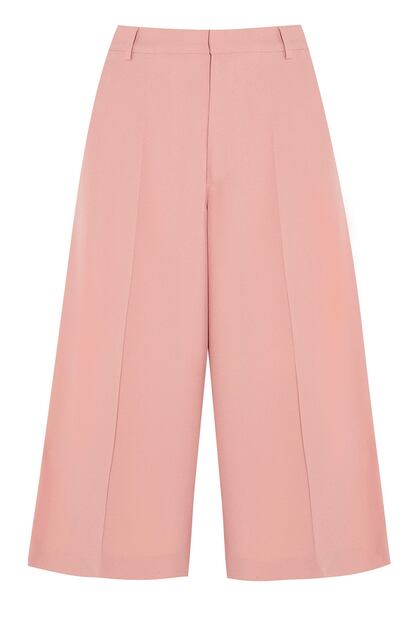 Pantalones tipo culotte, un bsico que vuelve a conquistarnos despus de su xito el a?o pasado. Son de Red Valentino (275 euros).