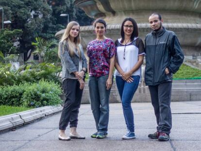 Anna Maier, Gabriela González, Johana Carvalhos e Carlos Julio Vermelhas, em Caracas.