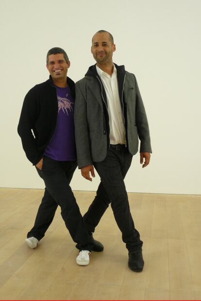 Dagoberto Rodríguez (izquierda) y Marco Castillo son Los Carpinteros.