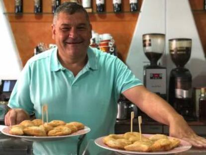 Ángel y sus empanadillas de Móstoles.