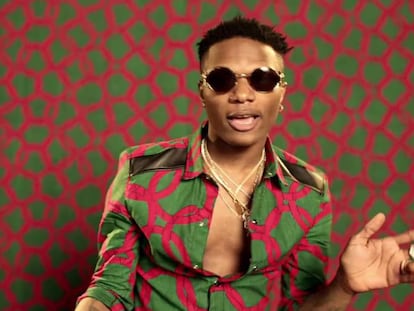 Un fotograma del videoclip 'Come closer', de WizKid