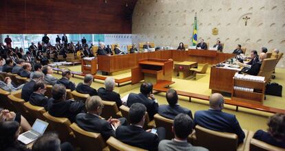 Sessão solene de manifesto da sociedade civil em apoio ao STF, em 3 de abril.