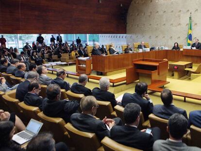 Sessão solene de manifesto da sociedade civil em apoio ao STF, em 3 de abril.