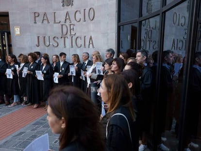 Comienza la huelga indefinida de los letrados de la Administración de Justicia con un 81% de seguimiento, según los convocantes