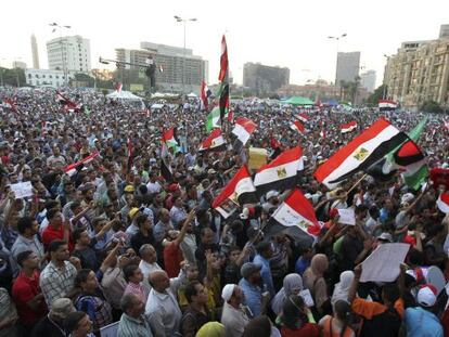 Simpatizantes de los Hermanos Musulmanes en la plaza de Tahrir, en El Cairo.