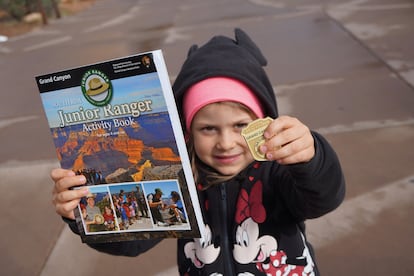 Las placas Junior Ranger son unas pequeñas insignias que los niños pueden conseguir si completan una serie de actividades. 