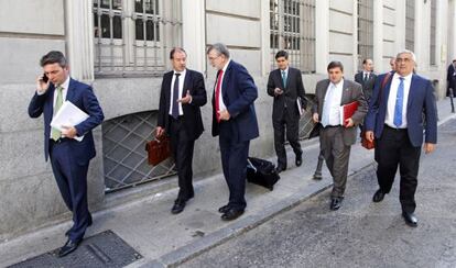 Rectores de las universidades españolas tras dar plantón al ministro de Educación, José Ignacio Wert, en mayo de 2012.