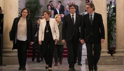 Colau, Forcadell, Puigdemont i Mas a la reuni&oacute; pel pacte nacional pel refer&egrave;ndum  
  
   
  
 