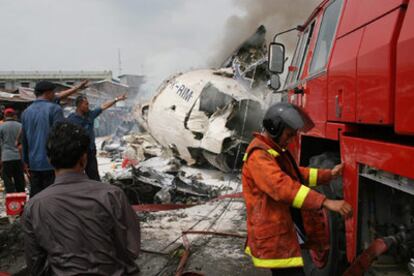 Restos del aparato tras el accidente.