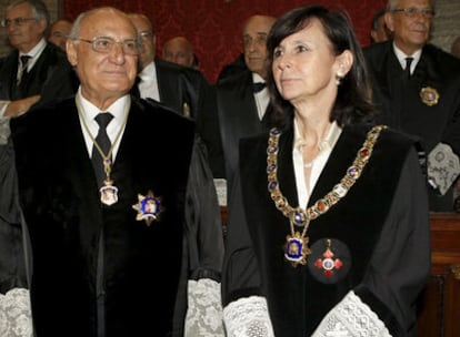 María Emilia Casas y el ex presidente del Poder Judicial Francisco José Hernando, en 2008.