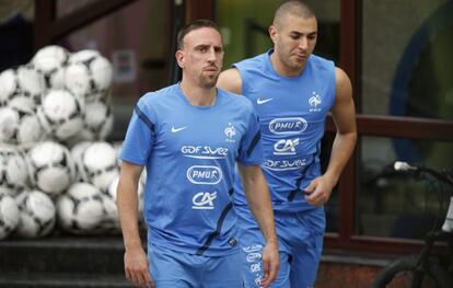 Franck Ribéry y Karim Benzema, ayer entrenándose