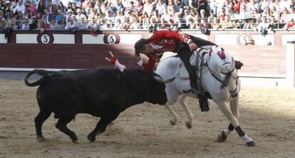 El rejoneador Pablo Hermoso de Mendoza en San Isidro.