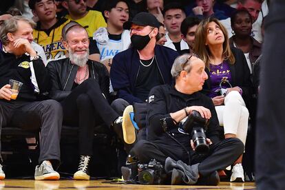 Leonardo DiCaprio fue solo uno de decenas de celebridades que acudieron al tercer juego de la semifinal.