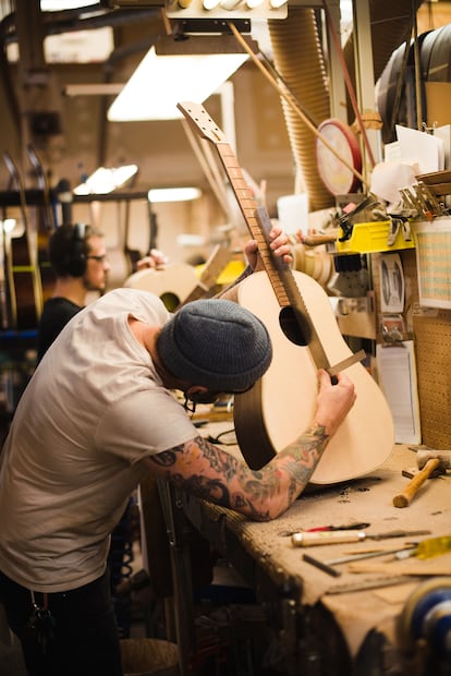 Fábrica de guitarras acústicas de Gibson en Montana (EE UU).