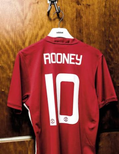 La camiseta de Rooney en el vestuario de Old Trafford.