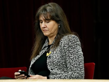 Laura Borràs, en la tribuna de invitados del Parlament, durante el pleno del miércoles.