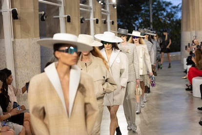 Desfile de Louis Vuitton en el Park Güell de Barcelona. Massimiliano Minocri