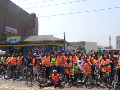 Imagen de la concentraci&oacute;n ciclista cr&iacute;tica de Kampala realizada el pasado 19 de enero. 