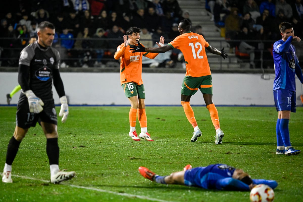 Valencia, bottom of the League, reaches the quarterfinals of the Cup