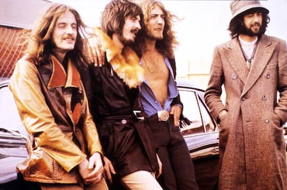 </h3> <p><strong>El éxito.</strong> En 1972 (meses después de su publicación), y con Franco todavía vivo, esta canción de Led Zeppelin llegó al puesto 14 de los más vendidos en España. En Estados Unidos no pasó del 47. Solo Alemania vendió más sencillos de <em>Rock and roll</em> que nosotros: allí alcanzó el 13. Este dato refleja las ansias que había en la sociedad española por escuchar cosas fuertes, salvajes, como rechazo a años de control estatal. Con el tiempo <em>Rock and roll</em> se ha convertido en un clásico en todo el mundo. Nada más empezar ese minisolo de batería únicamente piensas en: melenas, guitarras y rock.</p> <p><strong> La historia.</strong> Una tarde de 1971 en un estudio de grabación. El grupo intenta buscar una salida a una canción que han empezado a armar y se llama <a href="https://www.youtube.com/watch?v=T8GP2j7NdSo" target="_blank"><em>Four sticks.</em></a> El batería, el gran John <span class="st">Bonham</span> se harta de que la cosa no fluya y golpea su batería imitando el arranque de una canción de <a href="https://www.youtube.com/watch?v=PcJrExewkYA" target="_blank">Little Richard, <em>Keep a-knockin'.</em></a> Jimmy Page comienza a dibujar unos acordes de guitarra a lo Chuck Berry. Robert Plant se une improvisando una letra. Ya está aquí <em>Rock and roll,</em> en unos 30 minutos. "Fue todo bastante animal. Queríamos volver a la esencia del rock and roll", dijo años después Plant sobre esta pieza.</p> <p>Escucha la canción pinchando <a href="https://www.youtube.com/watch?v=lncr2g9XJHU" target="_blank">aquí.</a></p>