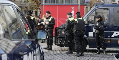 Agentes antidisturbios de la Polic&iacute;a Municipal de Madrid (UCS) en la Puerta del Sol. 