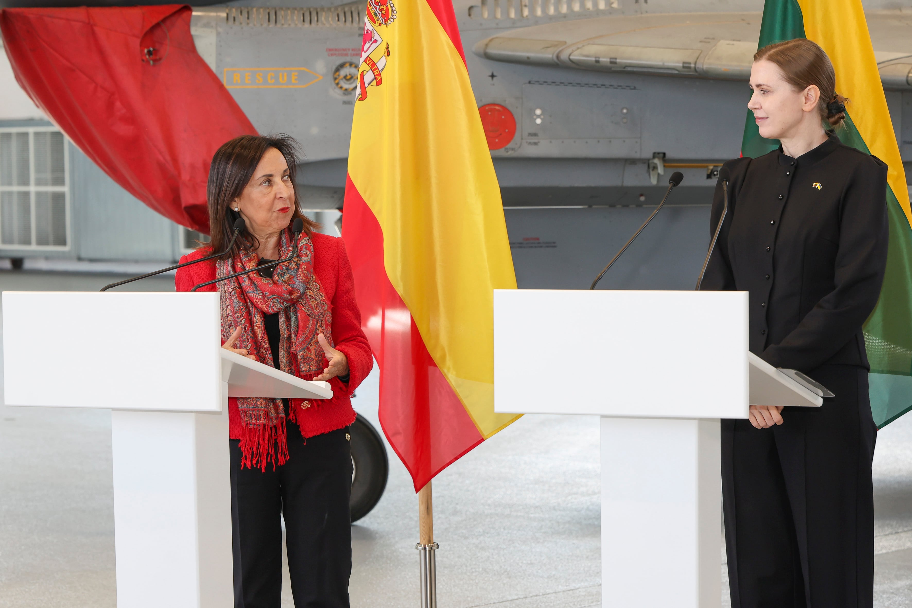 La ministra lituana pide a Robles que los cazas españoles puedan derribar los drones de Moscú 
