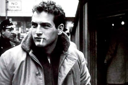 Paul Newman. El primer sustituto de James Dean en la pantalla. 
	

	La sombra de James Dean, que luego el actor se encargaría de borrar, se proyectó sobre la carrera de Paul Newman y su interpretación en Marcado por el odio, un papel destinado en un principio para el actor fallecido y que para Newman significó su trampolín en la pantalla. De no haber ocurrido el fatal accidente automovilístico quizás los hubiéramos visto juntos y formando pareja como Dos hombres y un destino.