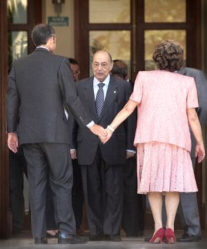 Arturo Virosque recibe en junio de 2009 en un acto al expresidente Francisco Camps y a la alcaldesa de Valencia, Rita Barberá.