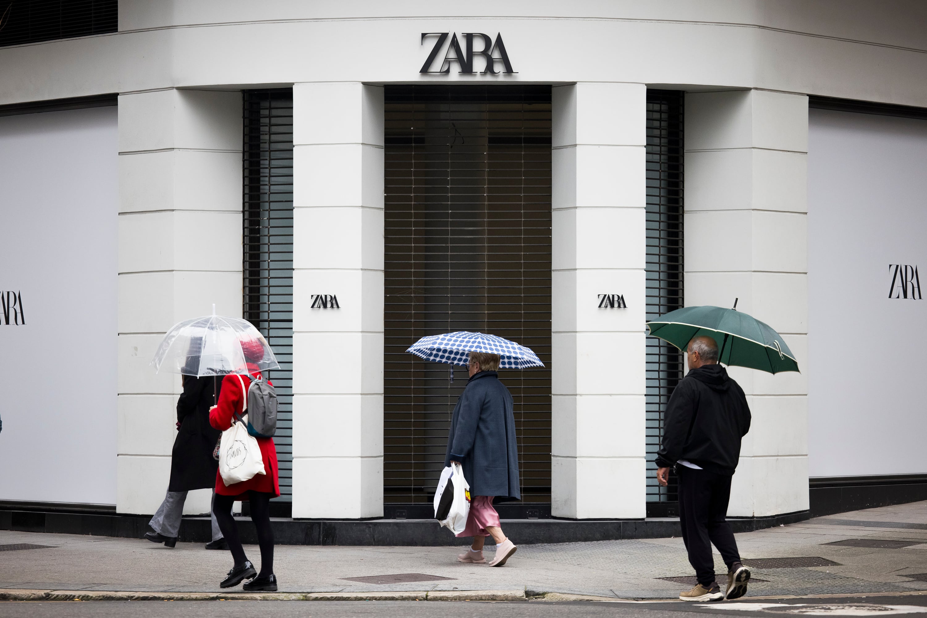 Inditex apuesta por el tamaño: acabó 2024 con su menor número de tiendas en España desde 2003