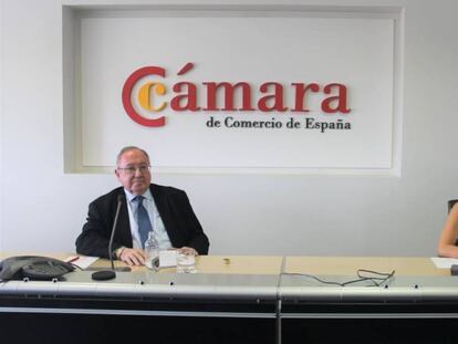 El presidente de la Cámara de Comercio de España, José Luis Bonet, y la directora general de Sigma Dos, Rosa Díaz, presentan la encuesta 'Análisis de las implicaciones de la COVID-19 en el clima empresarial español', este  martes.