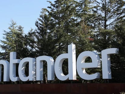 Logo de Banco Santander, en una imagen de archivo.