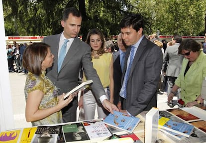 Los Príncipes, en la inauguración de la Feria del Libro de Madrid, en 2012.