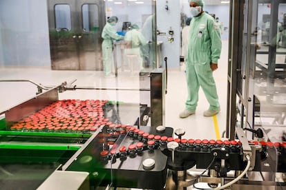 Preparativos para la producción de la vacuna de Oxford en las instalaciones de la empresa Catalent Biologics en Anagni (Italia)