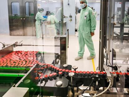 Preparativos para la producción de la vacuna de Oxford en las instalaciones de la empresa Catalent Biologics en Anagni (Italia)