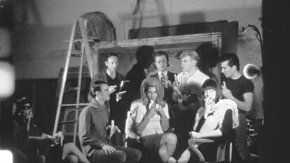 Fotograma de la película Award Presentation to Andy Warhol (1964), de Jonas Mekas.