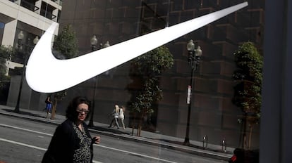 Logo de Nike en una tienda en San Francisco