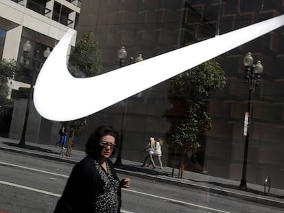 Logo de Nike en una tienda en San Francisco