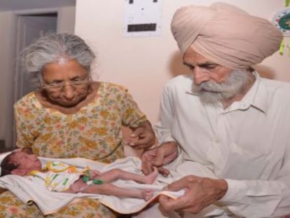 La pareja, que reside en Amristar, ha tenido un bebé sano gracias a la fecundación in vitro después de 46 años casados