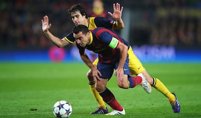 Xavi se marcha de Tiago 