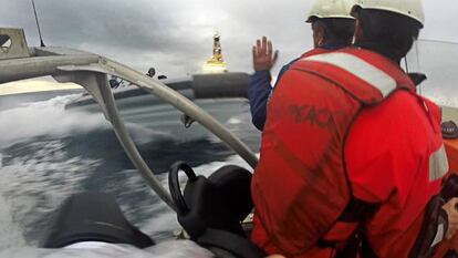 The moment the Greenpeace activists&rsquo; boat was rammed by the Spanish navy vessels. 