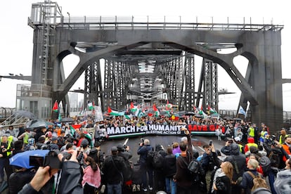 Decenas de miles de personas se manifestaban en Sídney para exigir el fin de la crisis humanitaria en Gaza, el 3 de agosto.