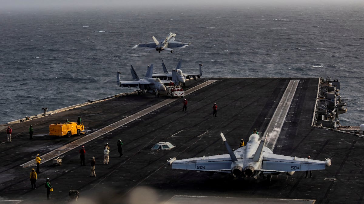 Los demócratas denuncian las malas condiciones que sufren los marineros del portaaviones ‘Abraham Lincoln’ desplegado en el Golfo