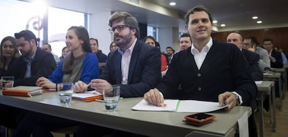 El presidente de Ciudadanos, Albert Rivera, durante la primera reuni&oacute;n del nuevo Consejo General de Ciudadanos este domingo.