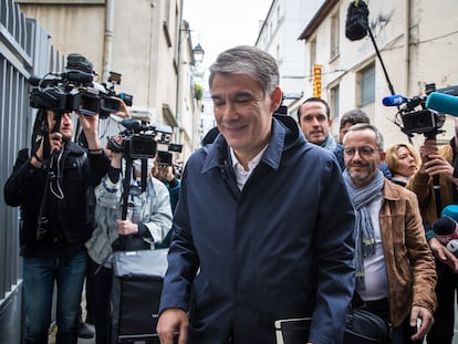 El primer secretario del Partido Socialista francés, Olivier Faure, a su llegada esta semana a las negociaciones con Francia Insumisa