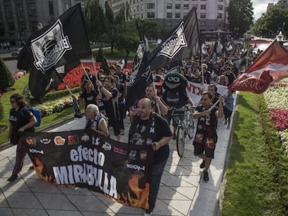 Aficionados del Bilbao Basket, manifestándose a finales de julio.