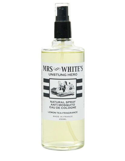 Agua de colonia 'Mrs. White’s Unstung Hero'. Su aroma es cítrico y puede utilizarse como cualquier colonia o pulverizarse sobre la ropa de cama para evitar que los insectos (mosquitos, garrapatas, moscas, avispas y abejas) ataquen durante la noche. Su protección dura cuatro horas. De venta en amazon.com (25,30 euros aproximadamente).