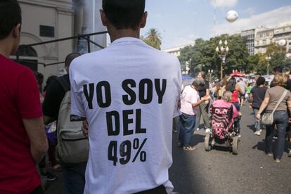 Organismos de Derechos Humanos, partidos de izquierda y ciudadanos, marchan por el centro de Buenos Aires hacia la Plaza de Mayo en conmemoración del 40 Aniversario del Golpe de Estado en Argentina. Buenos Aires, 24 Marzo 2015.