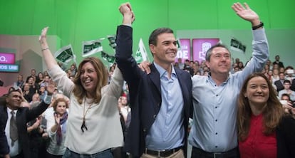 D&iacute;az, S&aacute;nchez y el candidato del PSOE en Sevilla, Juan Espadas.