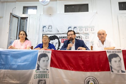  Desde la izquierda: Alejandra Meza, Genoveva Esquivel, el abogado Luis Bogado Poisson y Salomón Ramirez, vicepresidente del Club Deportivo Paraguayo. 