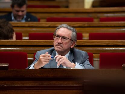 El exconsejero de Economía de la Generalitat, Jaume Giró, durante una sesión plenaria en el Parlament de Cataluña el 6 de octubre de 2022.